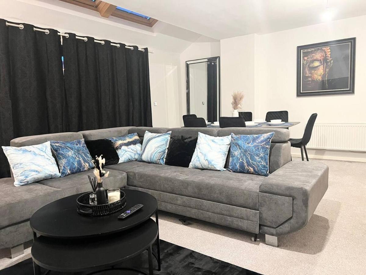 Apartamento Secure Parking 3 Bedroom Stylish House With Garden *